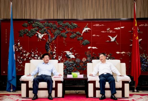 溫樞剛會見云南能投集團黨委書記、董事長段文泉