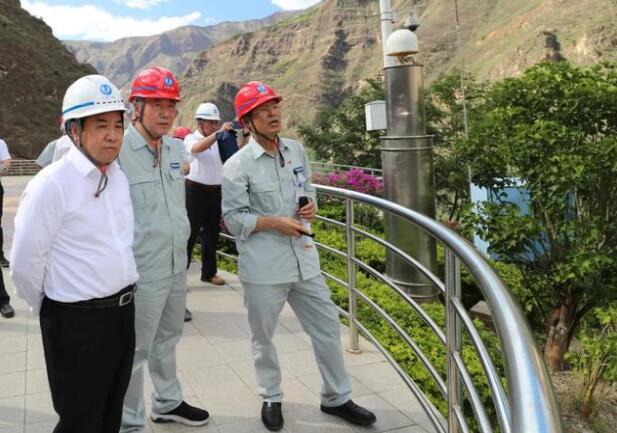 南方電網(wǎng)董事長、黨組書記孟振平調(diào)研烏東德水電站工程