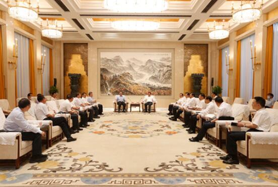 湖北省委書記應(yīng)勇、省長王曉東會見國家電網(wǎng)董事長、黨組書記毛偉明