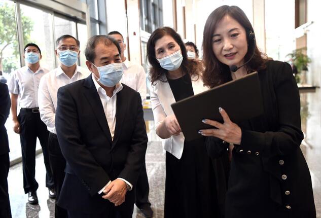 南方電網(wǎng)公司董事長、黨組書記孟振平調(diào)研鼎和保險(xiǎn)公司