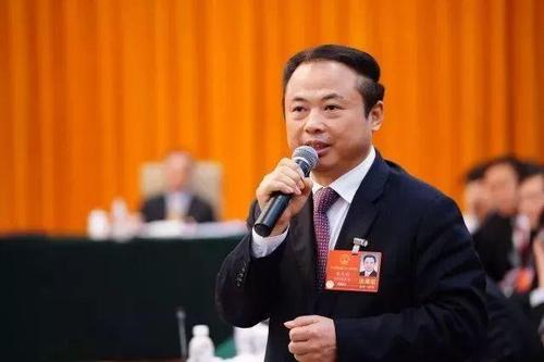 發(fā)展智慧型儲能電站 助力實現(xiàn)“碳達峰、碳中和”——訪全國人大代表、天能控股集團董事長張?zhí)烊? width=