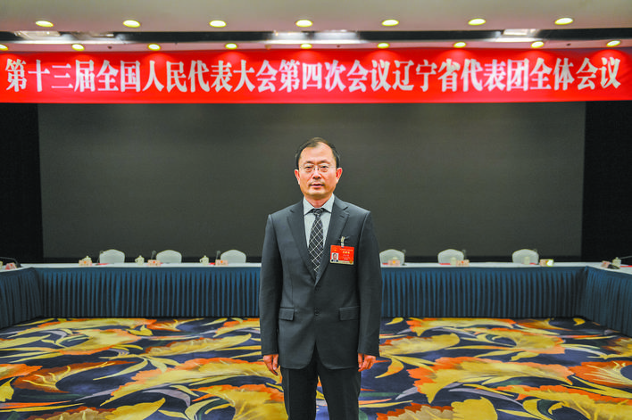 國人大代表 國網(wǎng)遼寧省電力有限公司董事長、黨委書記石玉東：加強能源互濟 促進能源互聯(lián)網(wǎng)發(fā)展