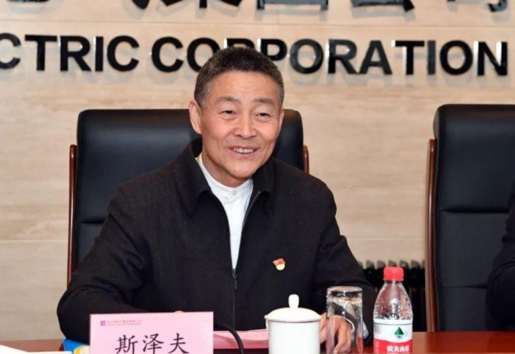 發(fā)展新能源要與電力安全統(tǒng)籌兼顧——訪全國政協(xié)常委，哈爾濱電氣集團(tuán)有限公司黨委書記、董事長斯?jié)煞? width=