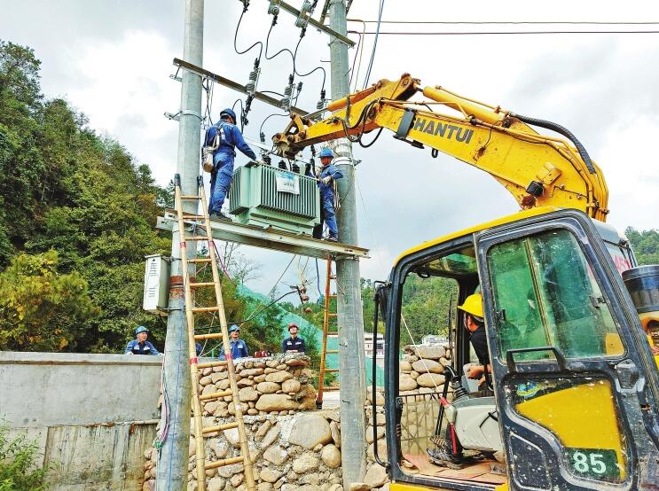 南方電網(wǎng)公司加強(qiáng)農(nóng)村電網(wǎng)建設(shè)，以充足電力激發(fā)鄉(xiāng)村活力