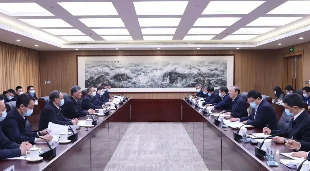 辛保安、張智剛與新疆維吾爾自治區(qū)、新疆生產(chǎn)建設兵團領導會談
