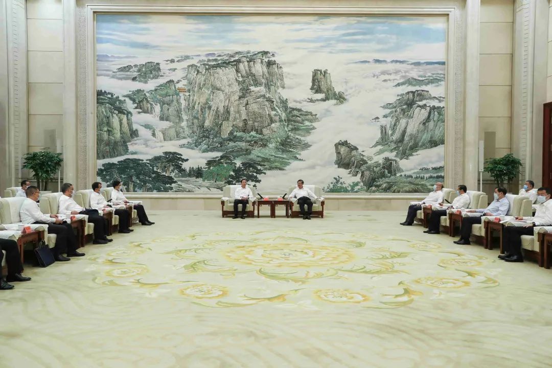 國家電網(wǎng)董事長辛保安與河北省委書記倪岳峰、省長王正譜會(huì)談