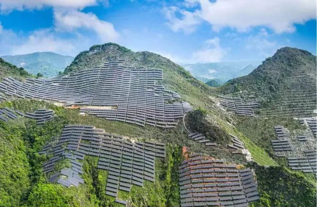 全國首例！吉電股份“大容量、高坡度”集中式山地光伏項目并網(wǎng)