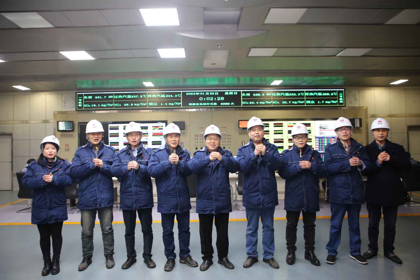 陜煤石電除夕慰問送溫暖，崗位堅守幸?！巴谩保╰oo）