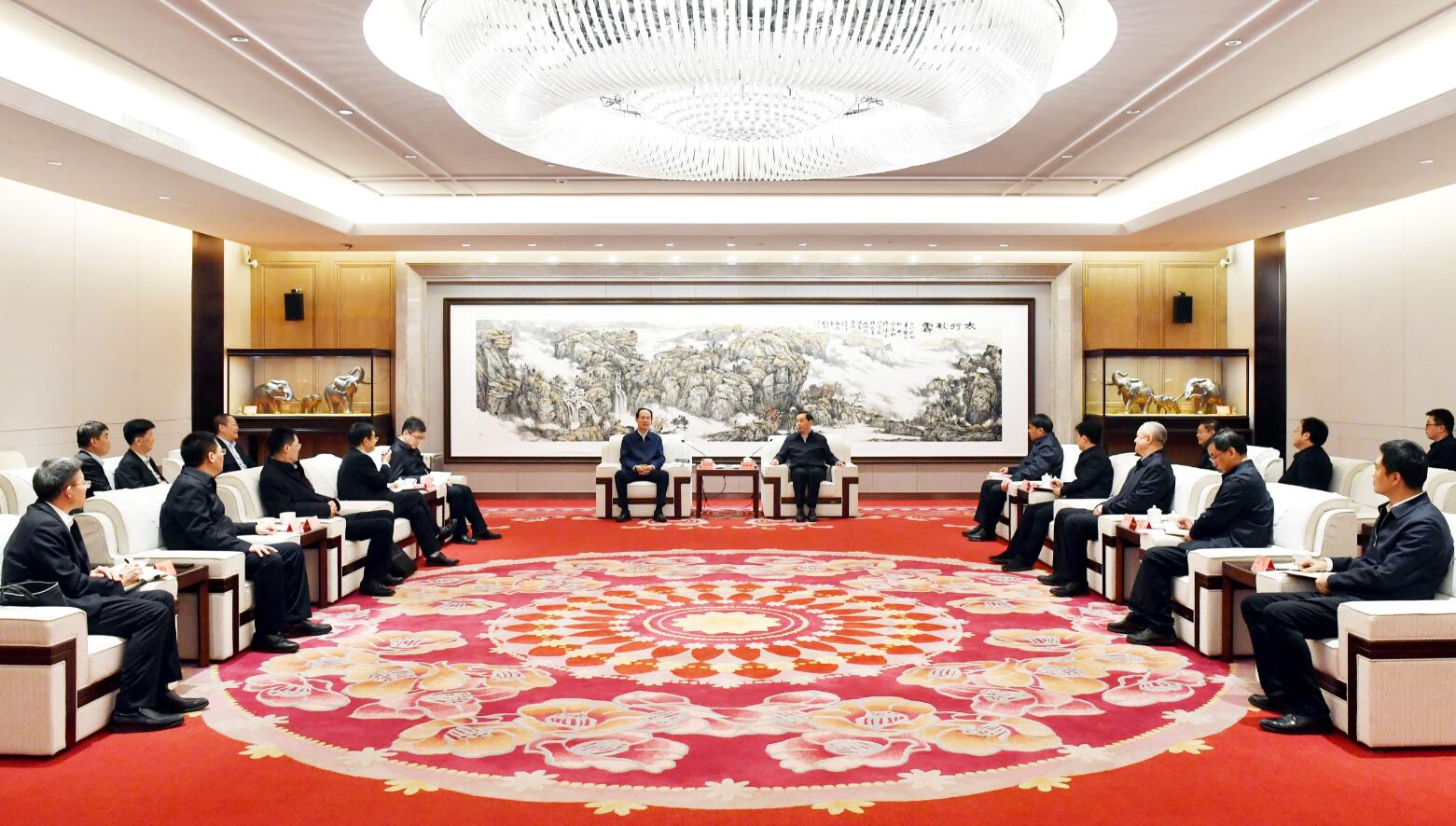 中國電建黨委書記、董事長丁焰章與河北省委常委、石家莊市委書記張超超會談