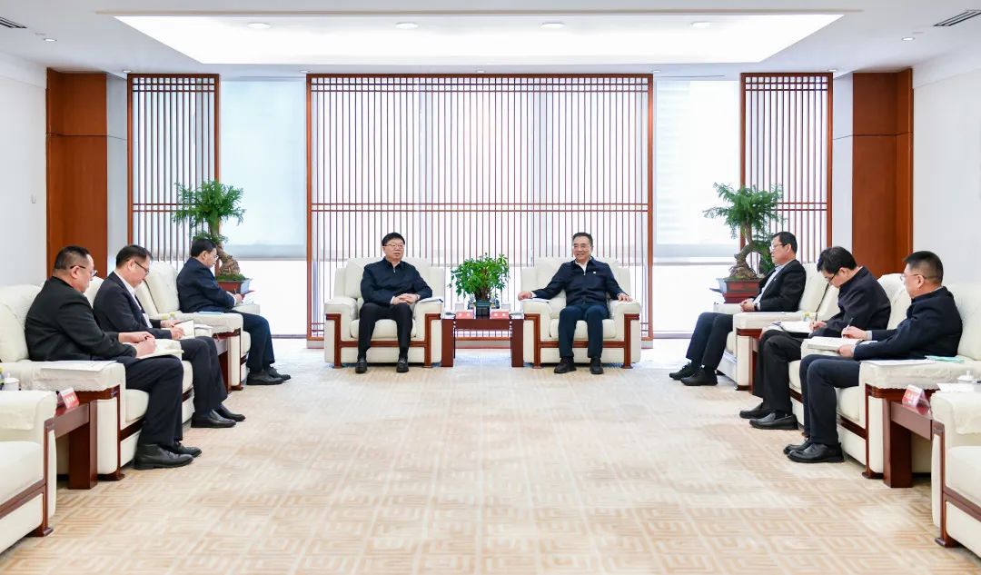 大唐集團有限公司黨組書記、董事長鄒磊會見吉林省委常委、省委秘書長李偉