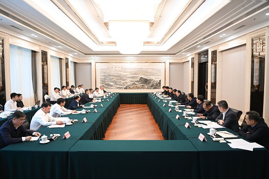 華能集團(tuán)溫樞剛、鄧建玲拜會(huì)遼寧省委書(shū)記郝鵬