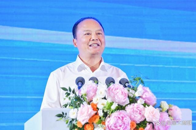 全國(guó)工商聯(lián)副主席，通威集團(tuán)董事局主席劉漢元：加快建設(shè)可再生能源 構(gòu)建川渝清潔能源一體化