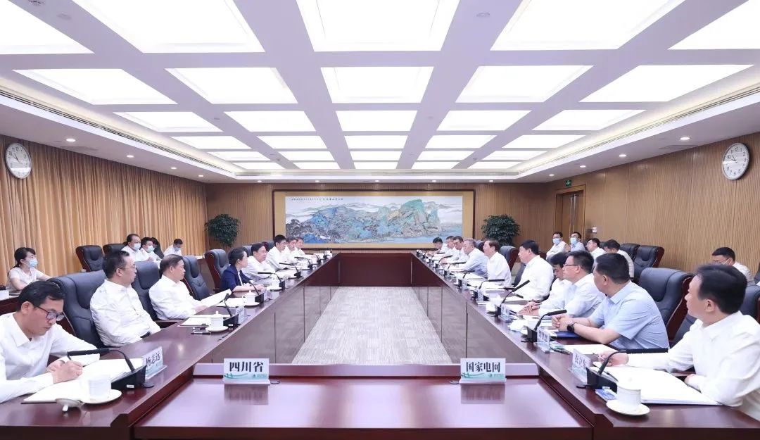 國家電網(wǎng)董事長辛保安、總經(jīng)理張智剛與四川省委書記王曉暉會談
