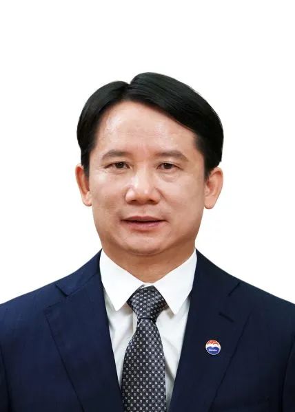 曾任貴州省能源局黨組書記、局長 丁雄軍當選中國貴州茅臺酒廠(集團)黨委書記
