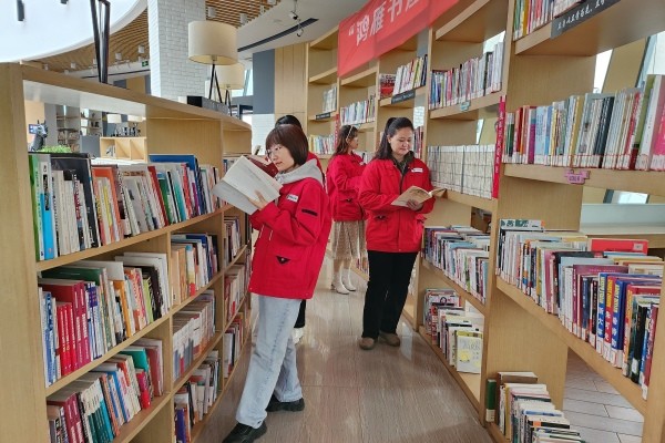 烏海供電公司聯(lián)合黨支部：開展“中華民族一家親，同心共筑中國(guó)夢(mèng)”全民閱讀活動(dòng)
