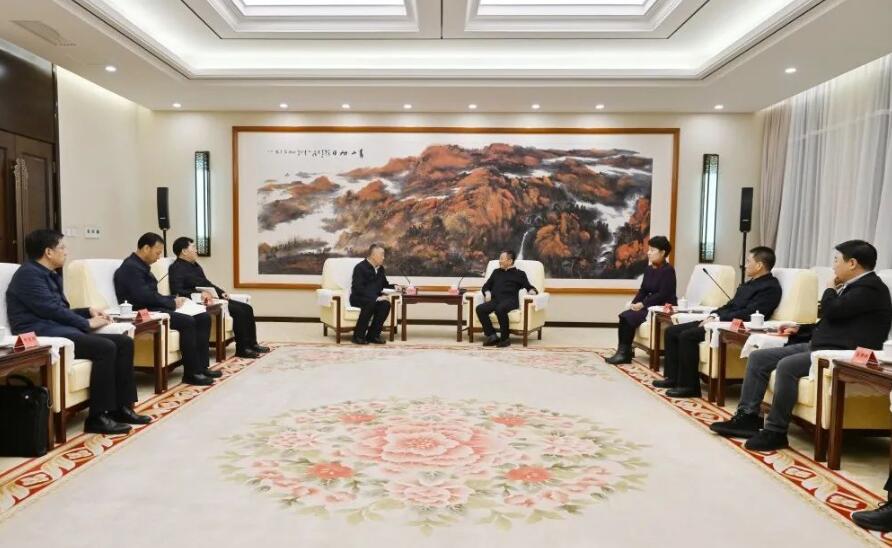 三峽集團董事長、黨組書記雷鳴山拜會內(nèi)蒙古自治區(qū)黨委書記孫紹騁、自治區(qū)主席王莉霞