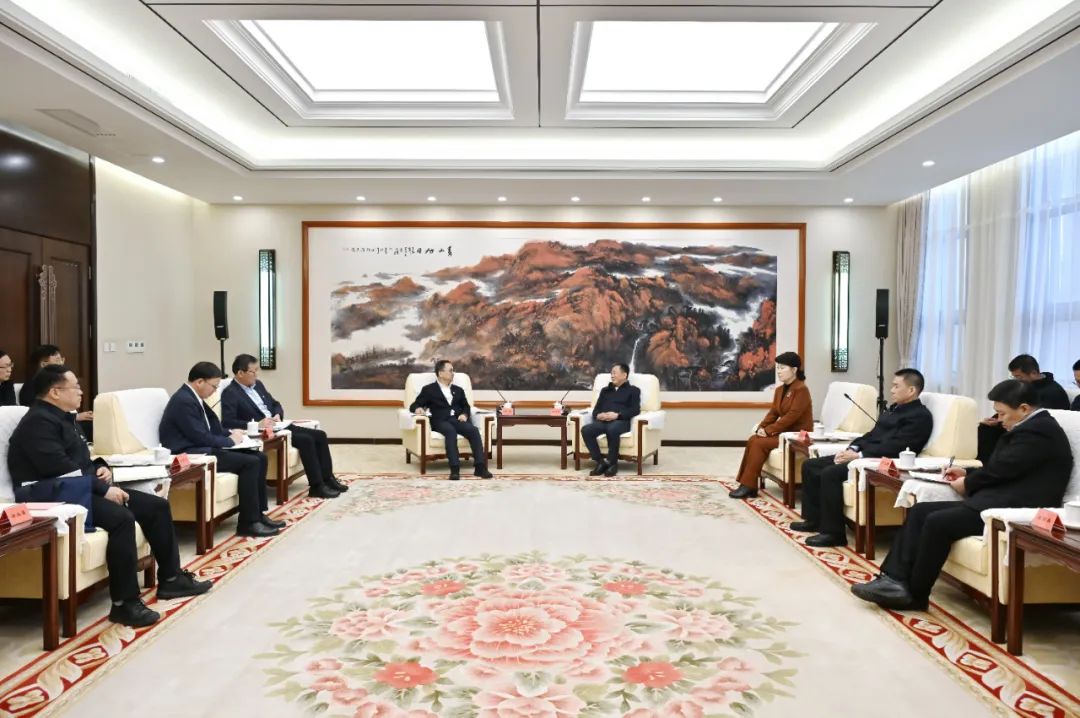 中國大唐集團(tuán)有限公司董事長鄒磊拜會內(nèi)蒙古自治區(qū)黨委書記孫紹騁、自治區(qū)主席王莉霞