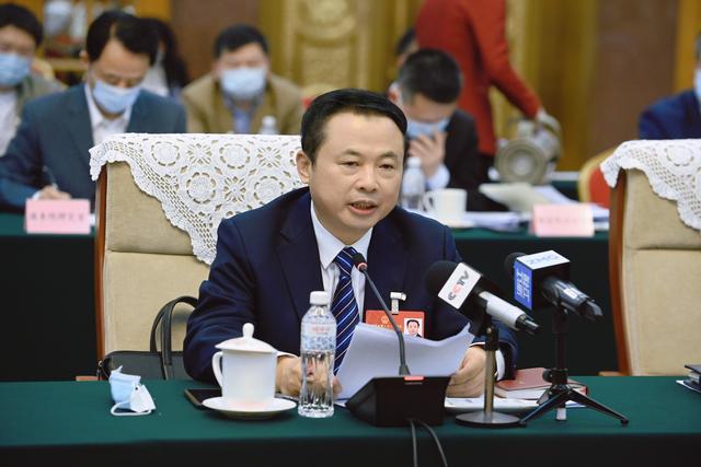 【兩會好聲音】全國人大代表、天能控股董事長張?zhí)烊危和苿印犊稍偕茉捶ā沸抻啠Ｕ蠂夷茉窗踩? /></a></div>
				<div   id=