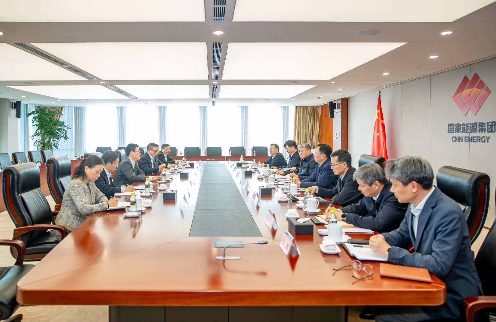 國家能源集團(tuán)黨組書記、董事長劉國躍會見上海電氣集團(tuán)黨委書記、董事長吳磊