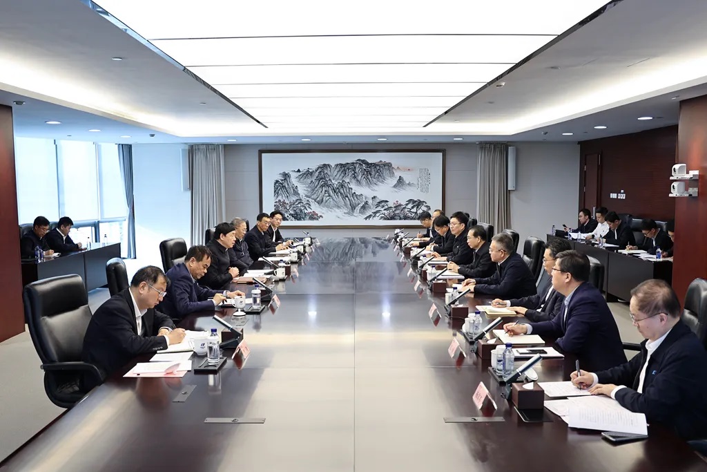 華電集團董事長江毅、總經理葉向東與國家電網董事長、黨組書記張智剛會談