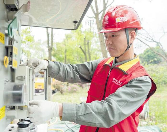 賀彪：星城萬家燈火，“帶電護(hù)衛(wèi)”用心守候