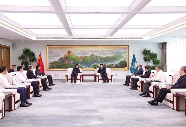 國(guó)家電網(wǎng)董事長(zhǎng)、黨組書記張智剛董事長(zhǎng)與三峽集團(tuán)董事長(zhǎng)劉偉平、總經(jīng)理韓君會(huì)談