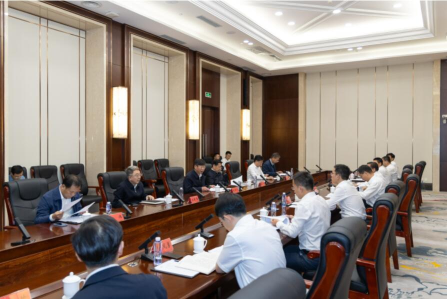 劉偉平、韓君調(diào)研三峽集團(tuán)內(nèi)蒙古區(qū)域工作