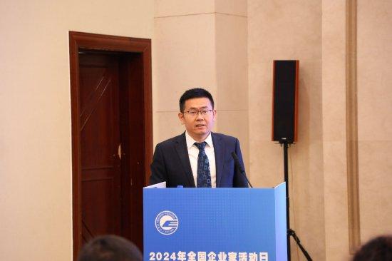 2023年中國新能源汽車銷量達950萬輛，在新能源汽車領(lǐng)域全球領(lǐng)先