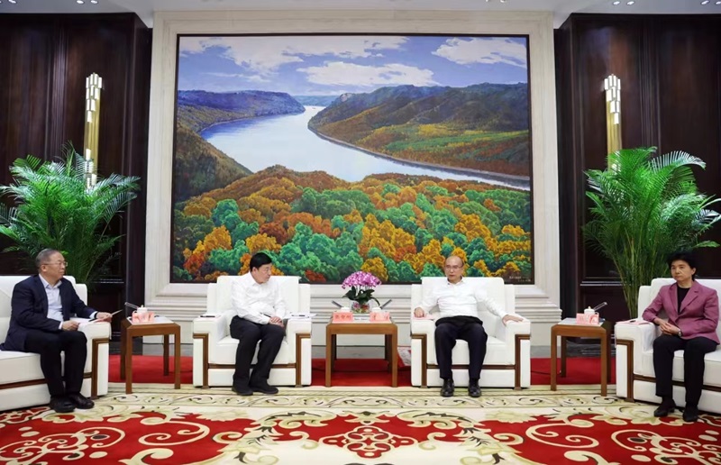 黑龍江省委書記許勤、省委副書記梁惠玲會(huì)見國(guó)家電網(wǎng)董事長(zhǎng)張智剛一行