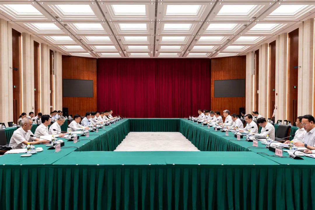 國家能源集團黨組書記、董事長劉國躍與廣西壯族自治區(qū)人民政府主席藍天立舉行工作會談