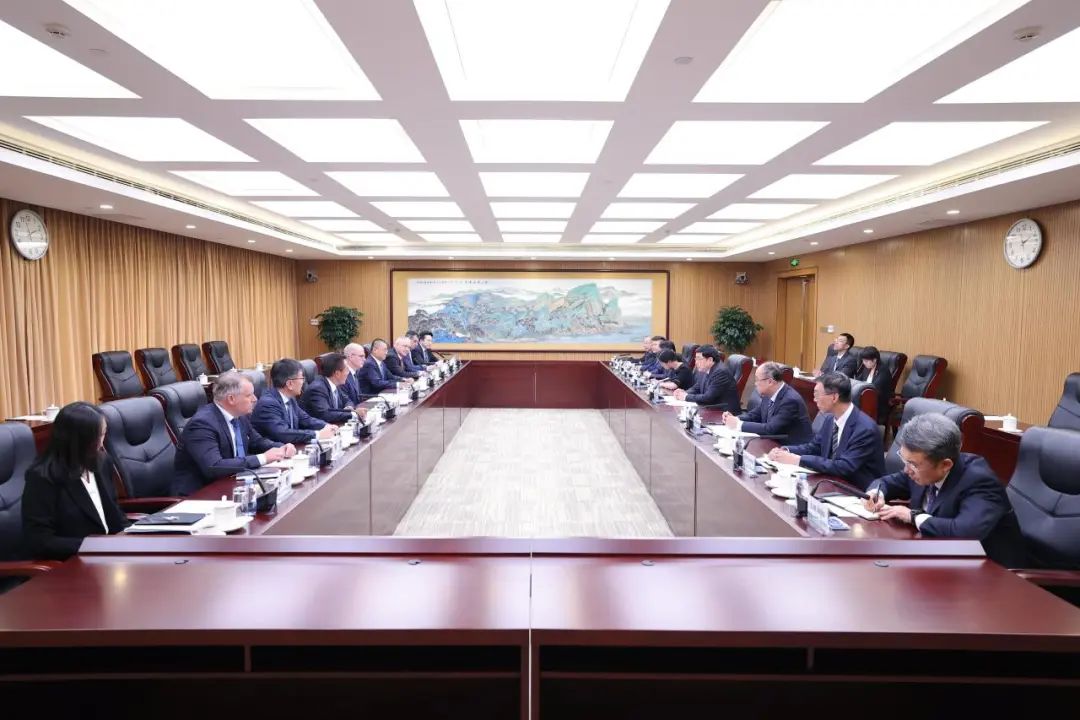 張智剛會見日立能源總裁方秦、候任總裁沈瑞博