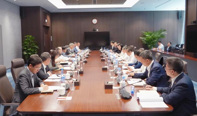 中國能建黨委書記、董事長宋海良與中信集團黨委書記、董事長奚國華會談