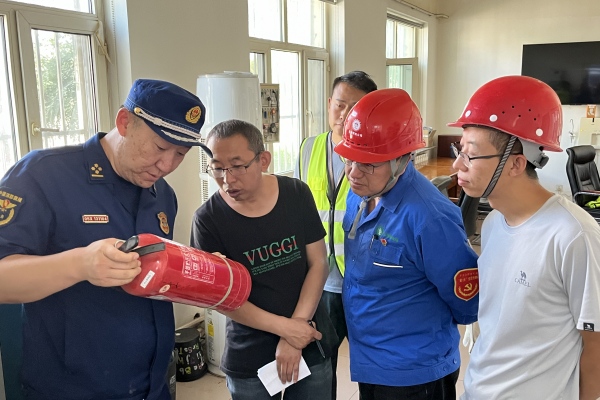 內(nèi)蒙古電力公司烏海千里山供電公司：蒙電愛心光明行，用電無憂筑防線