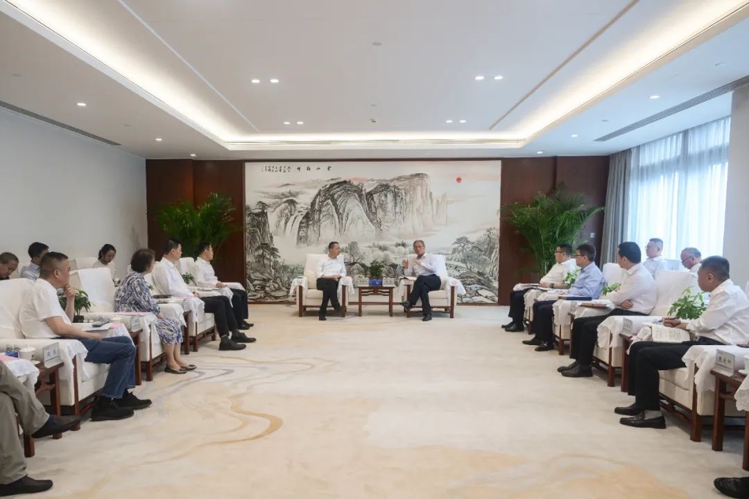 中國電建黨委副書記、總經(jīng)理王斌與北京市海淀區(qū)區(qū)長李俊杰會(huì)談