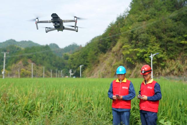 無(wú)人機(jī)巡檢，助力迎峰度夏保供電
