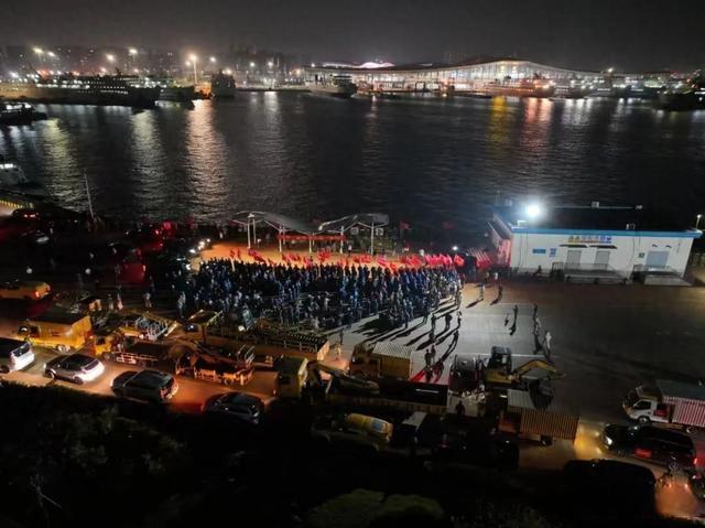 南方電網(wǎng)再派5500人隊(duì)伍，支援海南搶修復(fù)電