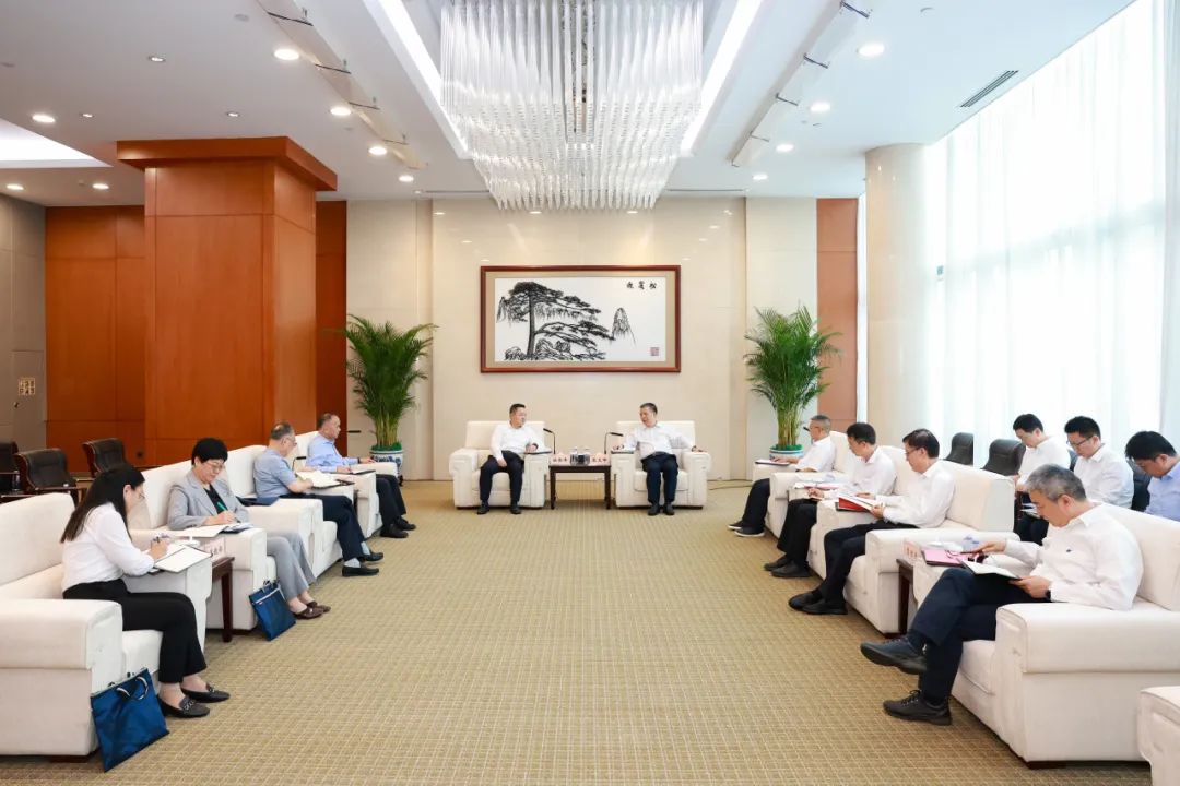 華能集團(tuán)公司總經(jīng)理張文峰會(huì)見(jiàn)中國(guó)國(guó)新董事長(zhǎng)徐思偉、總經(jīng)理莫德旺