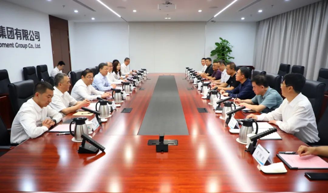 中國電氣裝備黨委書記、董事長李洪鳳會見陜西省人大常委會副主任、寶雞市委書記楊廣亭