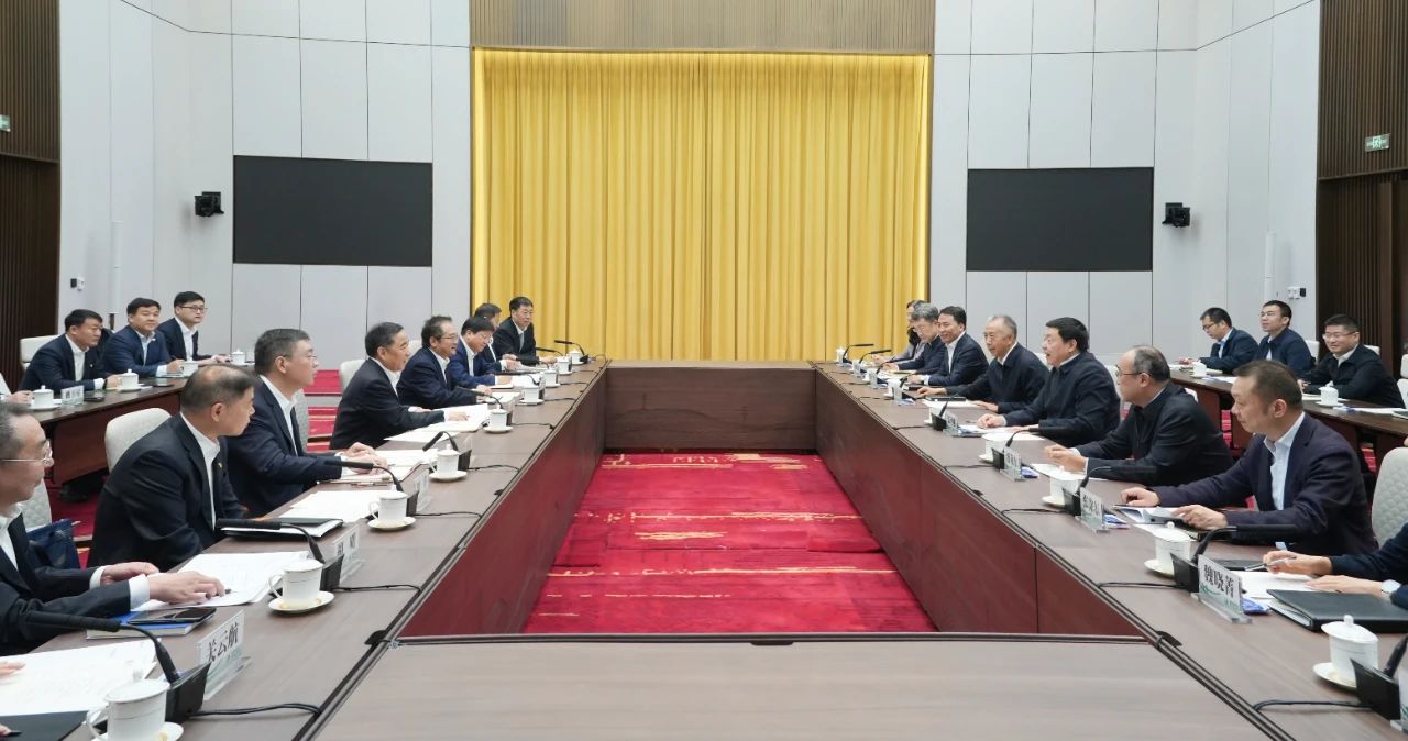 中國能建黨委書記、董事長宋海良與國家電網(wǎng)董事長、黨組書記張智剛會談