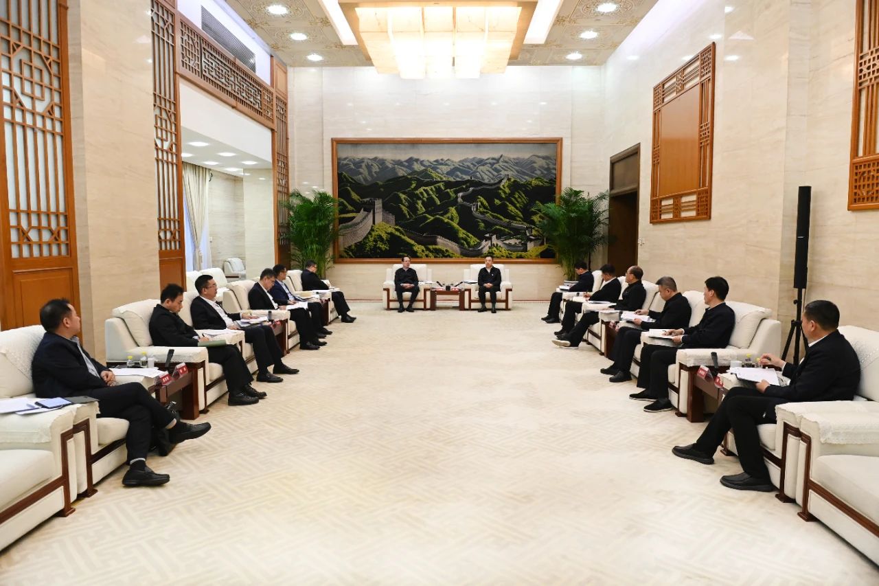 大唐集團(tuán)黨組書記、董事長(zhǎng)鄒磊與中國(guó)電建黨委書記、董事長(zhǎng)丁焰章會(huì)談