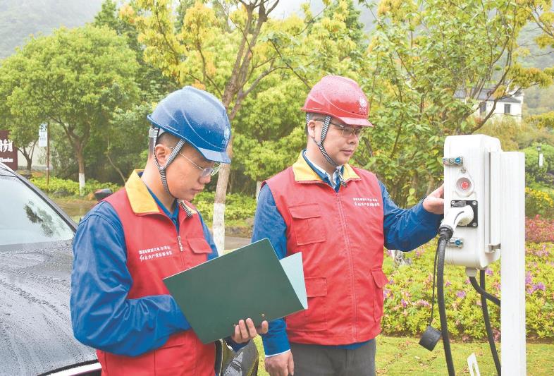 陳鳴：“空心村”變“開(kāi)心村”，供電服務(wù)總相伴
