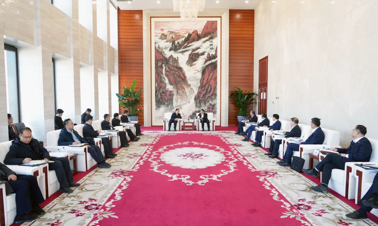中國能建董事長宋海良、總經(jīng)理倪真與中國南水北調(diào)集團(tuán)董事長汪安南、總經(jīng)理孫志禹會談