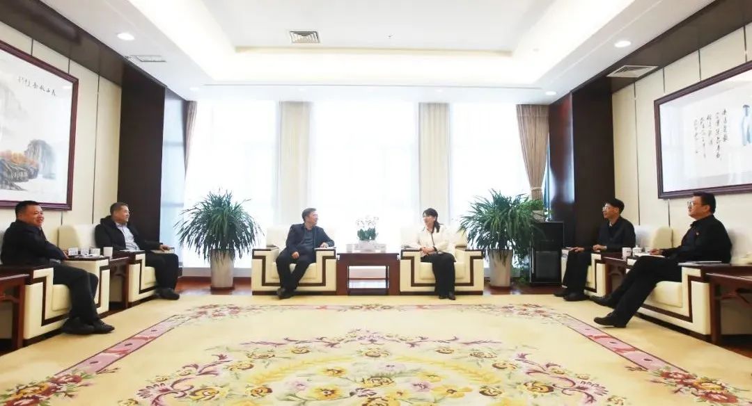 國家電投新疆公司與中國水電四局、中交集團(tuán)、運(yùn)達(dá)股份座談