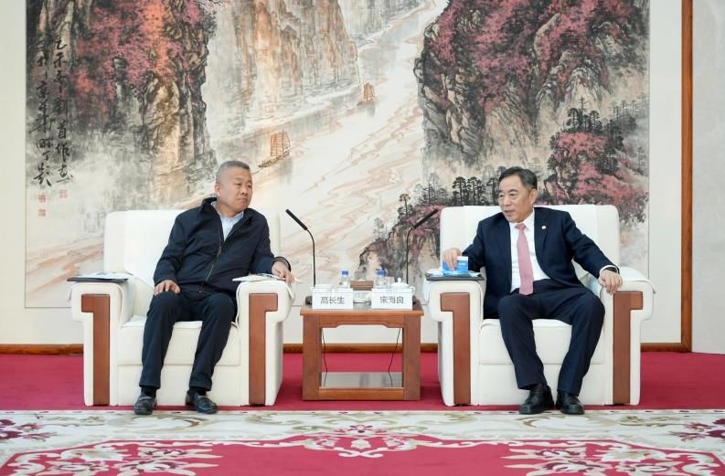 中國能建黨委書記、董事長宋海良與山東發(fā)展集團(tuán)黨委書記、董事長高長生會談