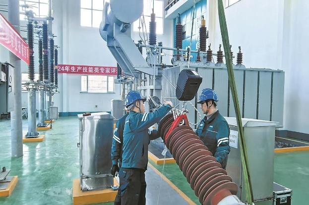 山西晉城供電研制組合器具，變壓器高壓套管吊裝無須登高